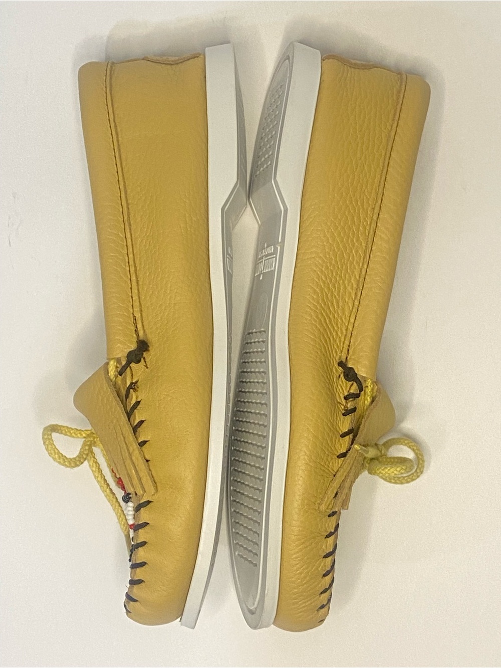 EUC Minnetonka Thunderbird Animikii Hardsole Moccasins Natural Leather Size 9 - Picture 5 of 9